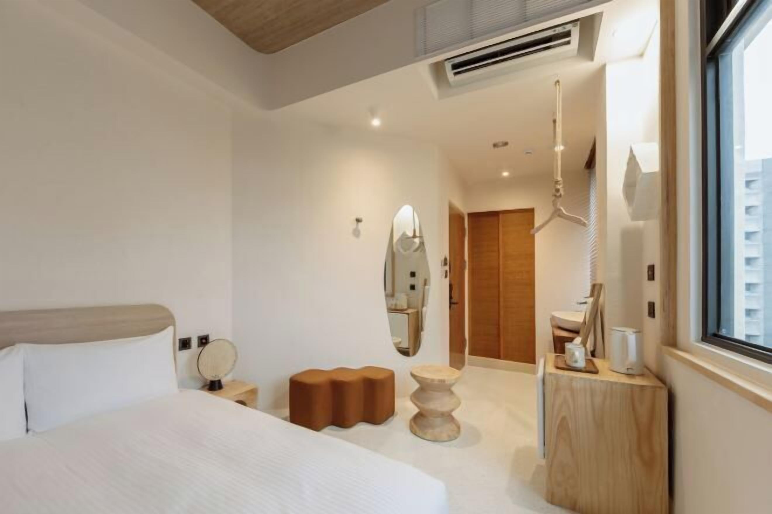 Bureau, chambres insonorisées, Wi-Fi gratuit, draps fournis