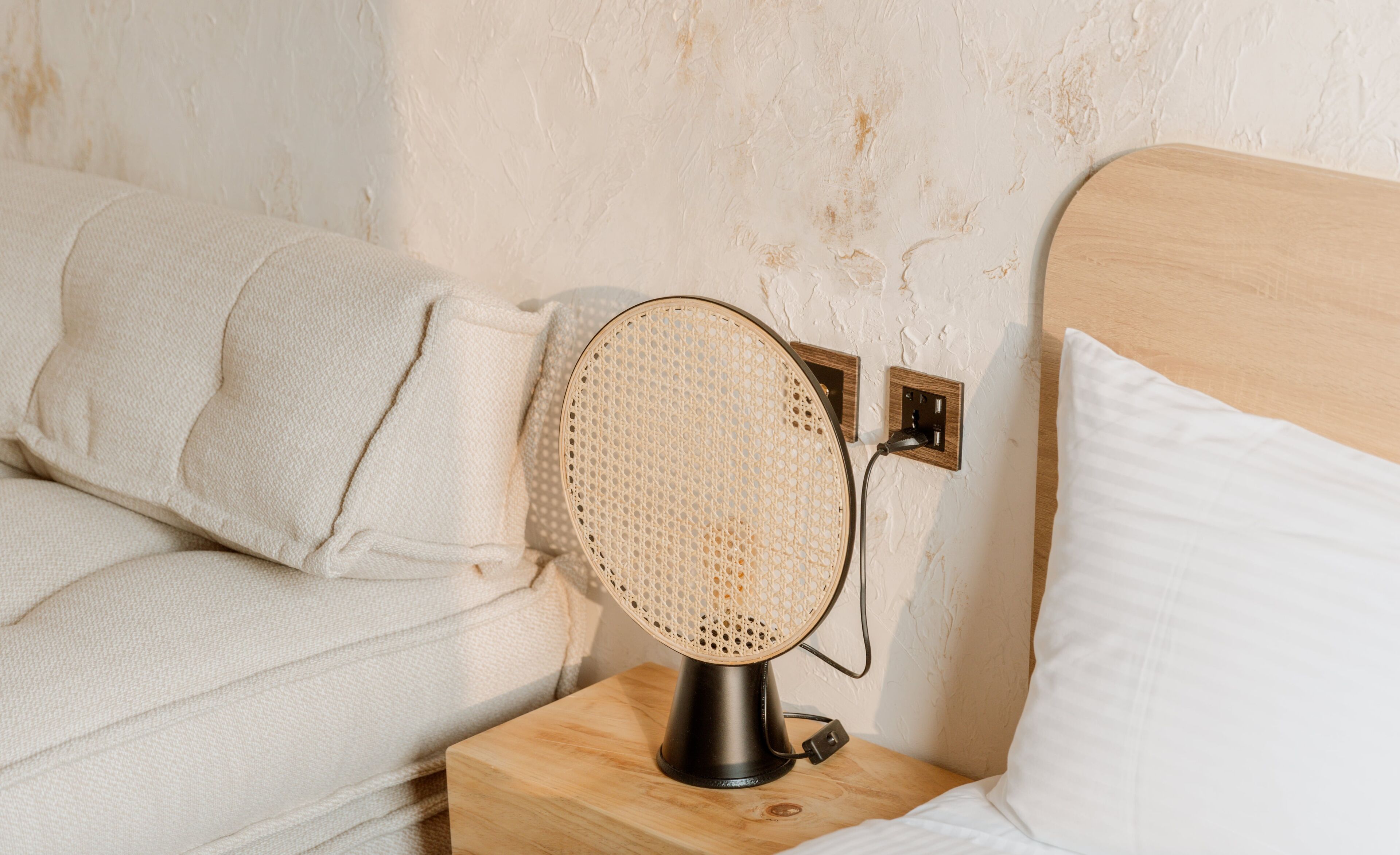 Escritorio, insonorización, wifi gratis y ropa de cama 
