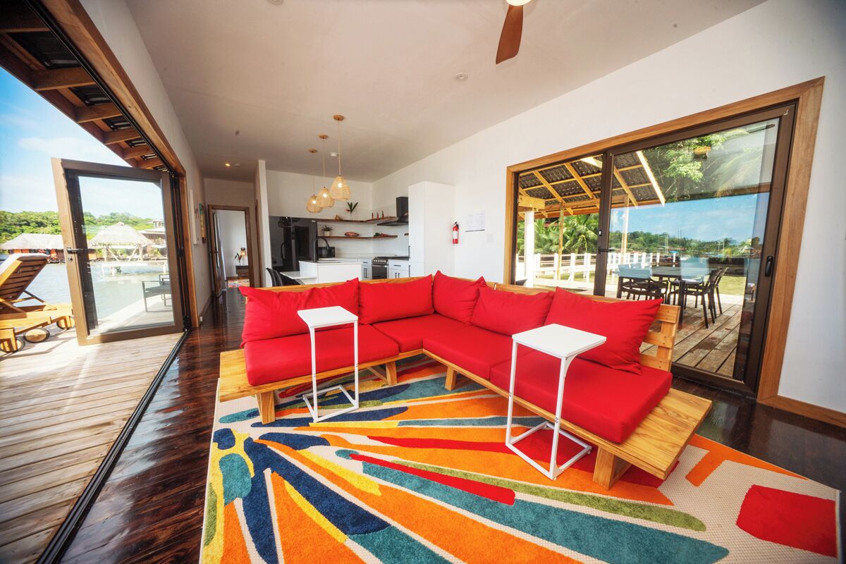 Smart TV, libri, impianto stereo