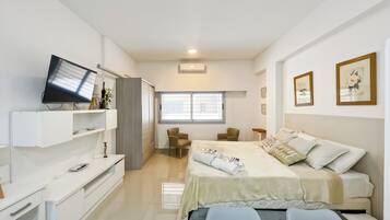 Studio, Multiple Beds | 1 bedroom, individually decorated, individually furnished, desk
