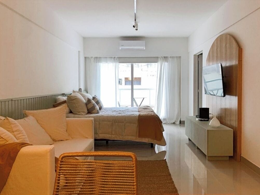 Studio, 1 Double Bed, Balcony | Individually decorated, individually furnished, desk, laptop workspace