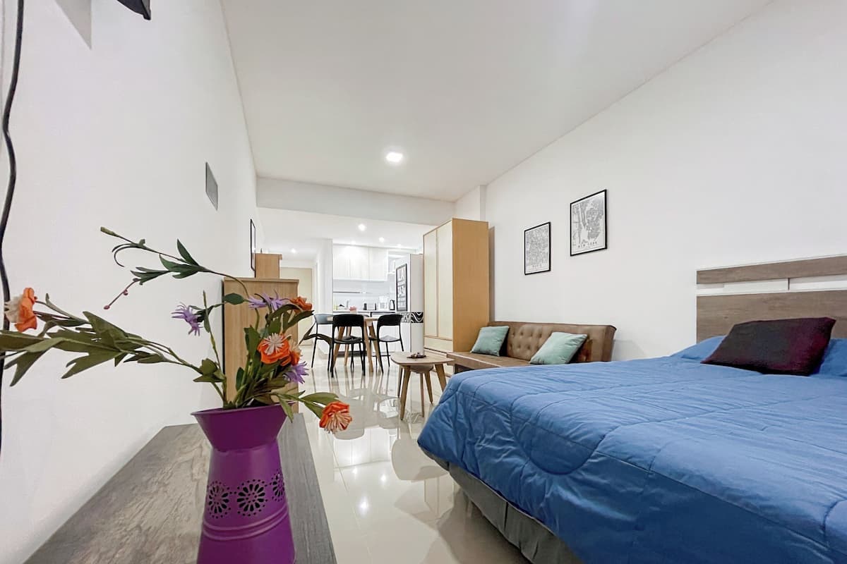 1 Schlafzimmer, individuell dekoriert, individuell eingerichtet