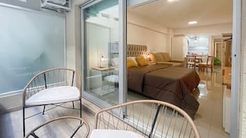 Decoración personalizada, muebles diferentes y escritorio