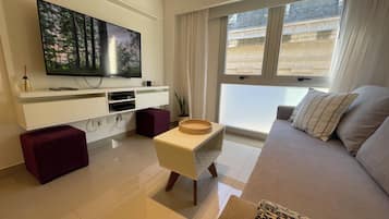 Studio, Multiple Beds | 1 bedroom, individually decorated, individually furnished, desk