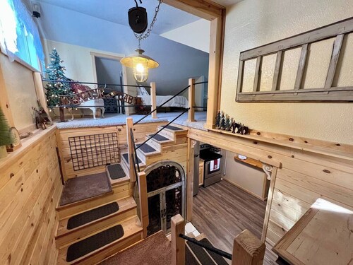Enjoy your stay at the Cabin Creek Inn