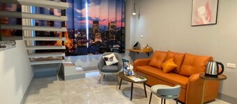 บูได ซัน เนเวอร์ เซ็ตส์ เบดแอนด์เบรกฟาสต์