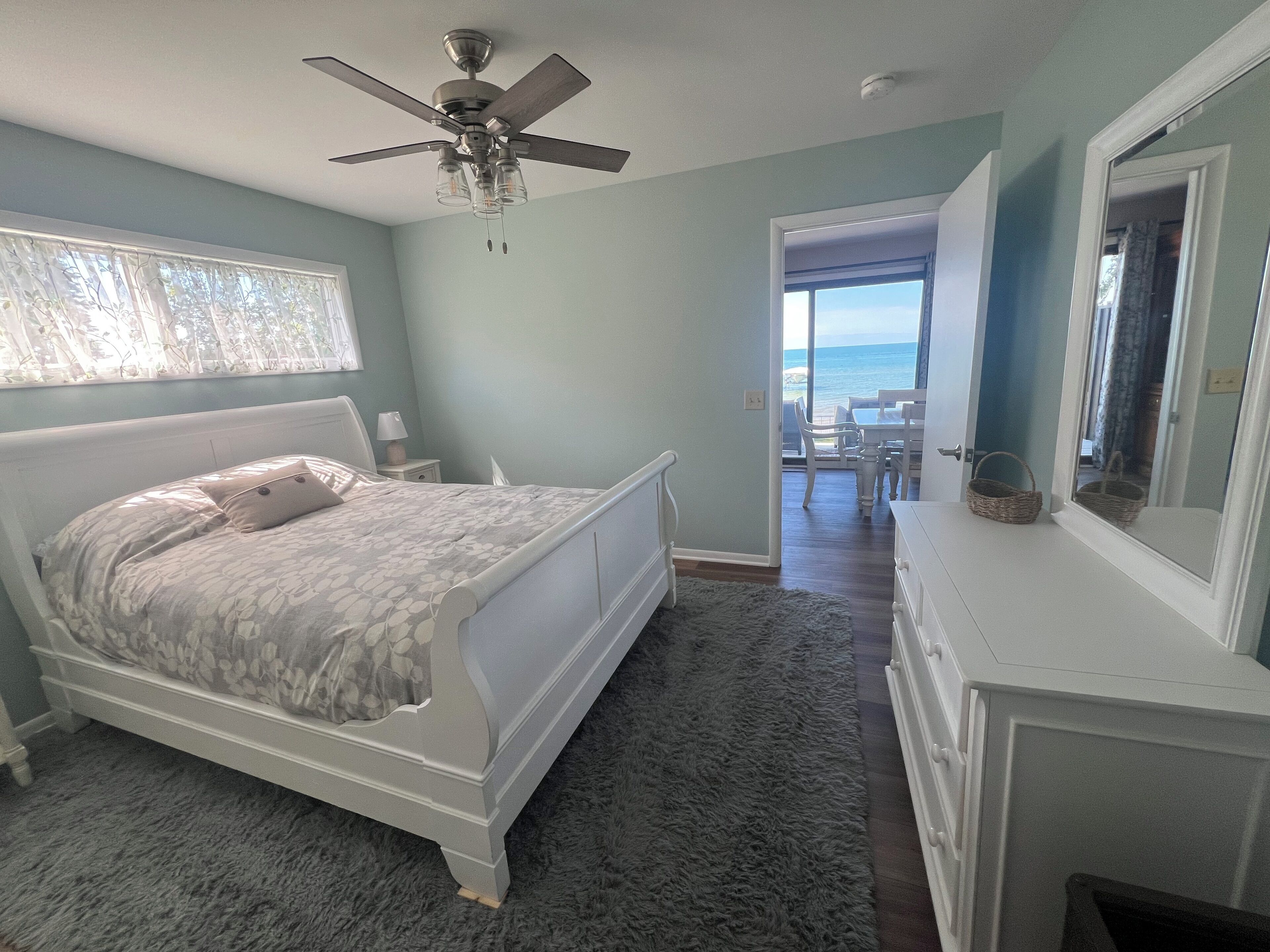 5 habitaciones, tabla de planchar con plancha y wifi gratis 