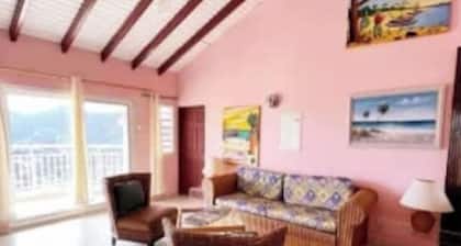 Quiet cozy flat in the centre of the island.