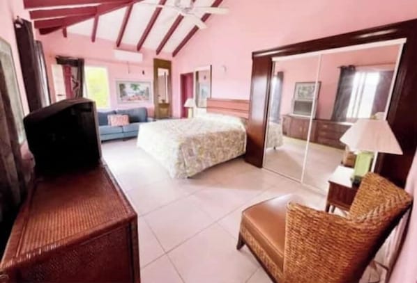 3 bedrooms, WiFi, bed sheets