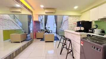 Apartment, 1 Bedroom | Living area