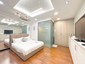 Apartment, 1 Bedroom | 2 bedrooms, iron/ironing board, free WiFi
