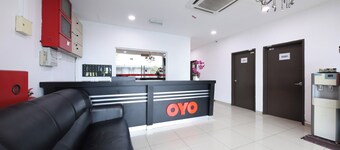 OYO 89497 Dream Nur Hotel