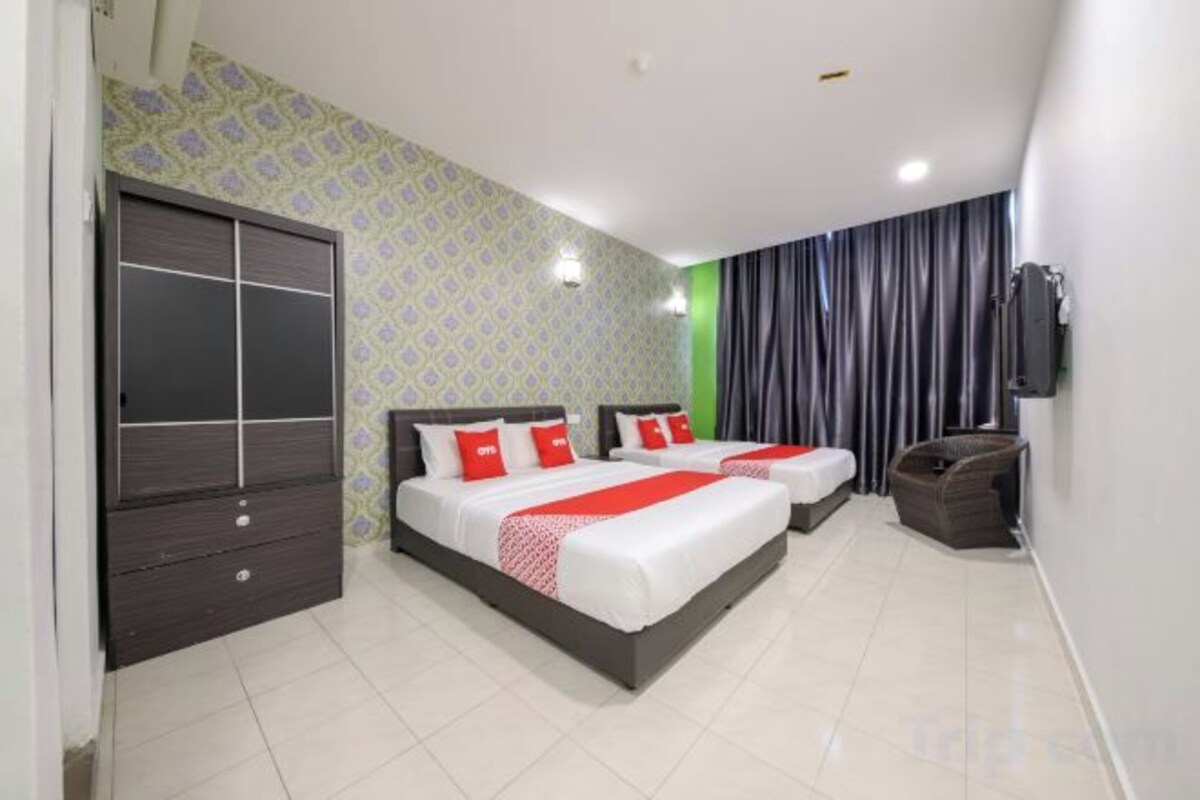 Desk, laptop workspace, free WiFi, bed sheets