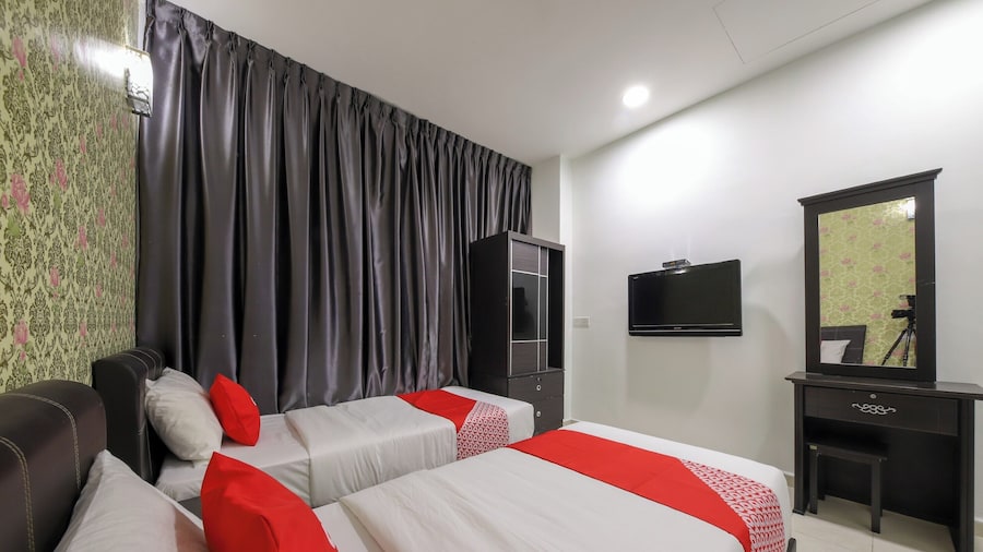 OYO 89497 Dream Nur Hotel