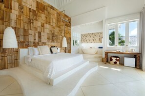 Ratu Suite | In-room safe, iron/ironing board, free WiFi, bed sheets