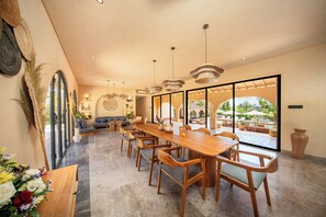 50-inch Smart TV with digital channels - Cabana Kedungu by Ini Vie Hospitality (Tabanan)