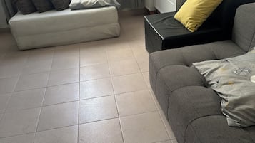 Smart TV, computer monitors