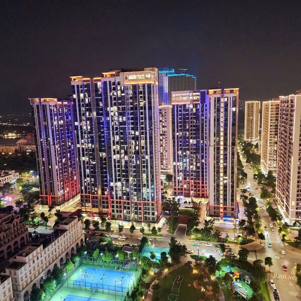 ดีลักซ์อพาร์ทเมนท์, 1 ห้องนอน, ระเบียง, วิวสวนสาธารณะ | วิวระเบียง