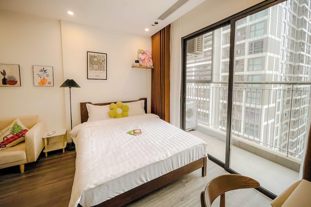 Business-Apartment, 1 Queen-Bett, Balkon | 1 Schlafzimmer, Schreibtisch, laptopgeeigneter Arbeitsplatz