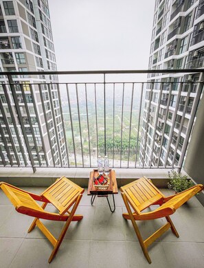 Superior-Apartment, Balkon, Gartenblick | Balkon