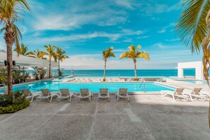 Outdoor pool, a heated pool