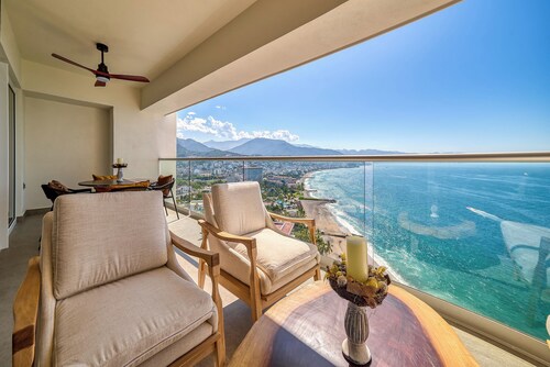 Ocean front apartment 2 bedrooms 6 people, 100 % equipped, beachfront