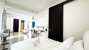 Studio Suite | Bed sheets - Trefoil by Manhattan Group  (Shah Alam)