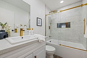 Shower, hair dryer, towels, soap - Modern Private 3BR/2BA Home & Spacious Yard (Lancaster)