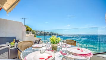 Apartment | Outdoor dining