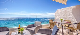 Beachfront Apartment in Platja Almadrava