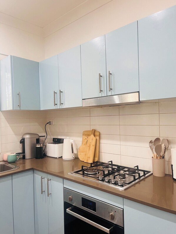 Fridge, microwave, oven, stovetop
