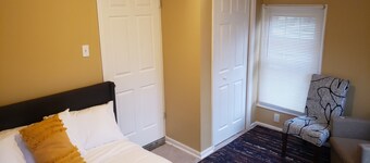 1-bedroom in Capitol Heights near Washington DC & metro train station