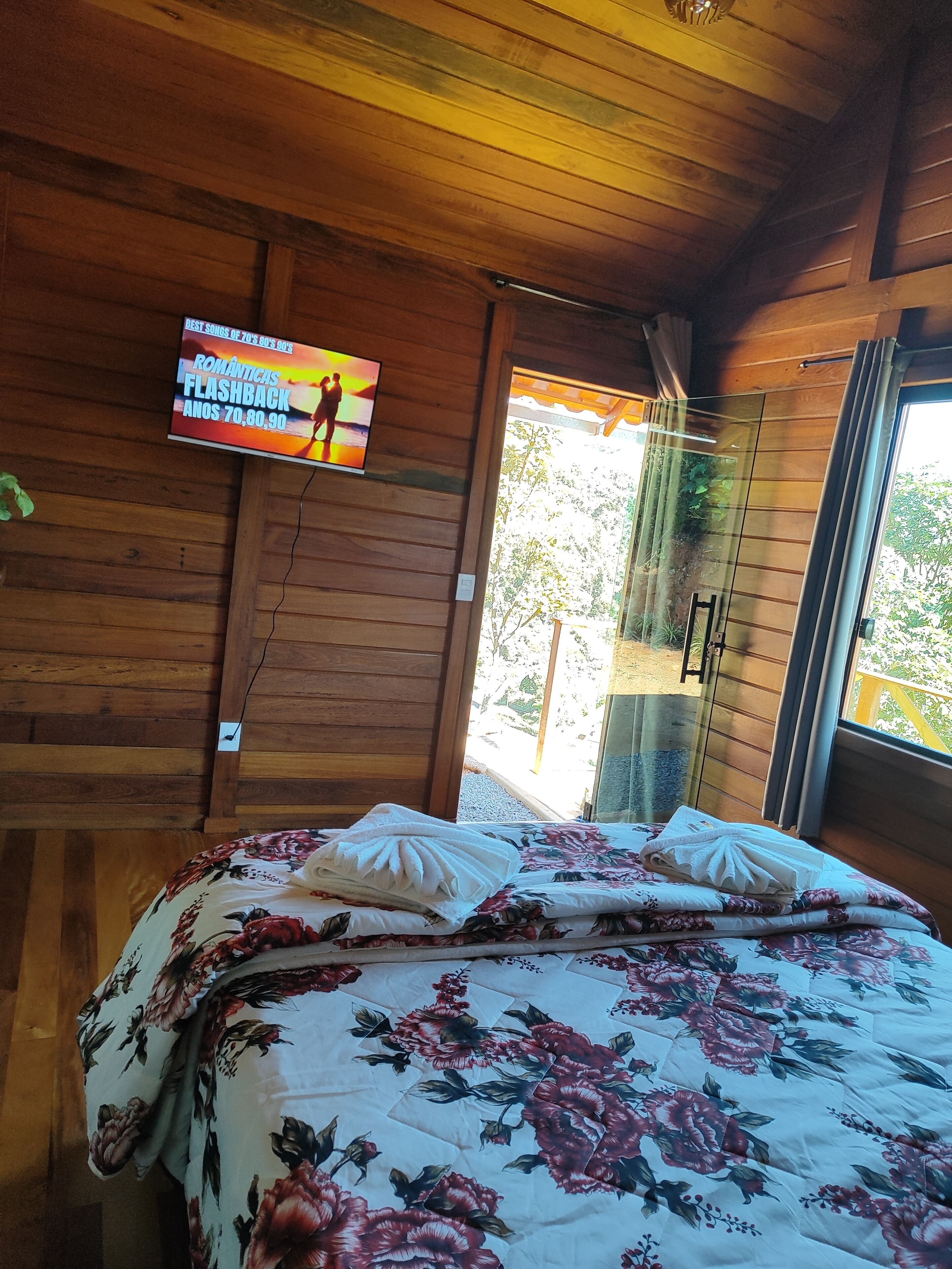 1 quarto, Wi-Fi de cortesia, roupa de cama