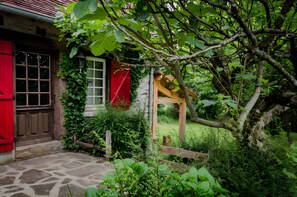 Exterior detail - Holiday Home 'Gites De Groupe Pour 24 Personnes' with Private Pool, Private Terrace and Wi-Fi (Angoisse)