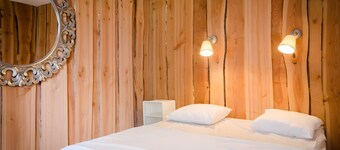 Casa de vacaciones 'Gites De Groupe Pour 24 Personnes' con piscina privada, terraza privada y Wi-Fi
