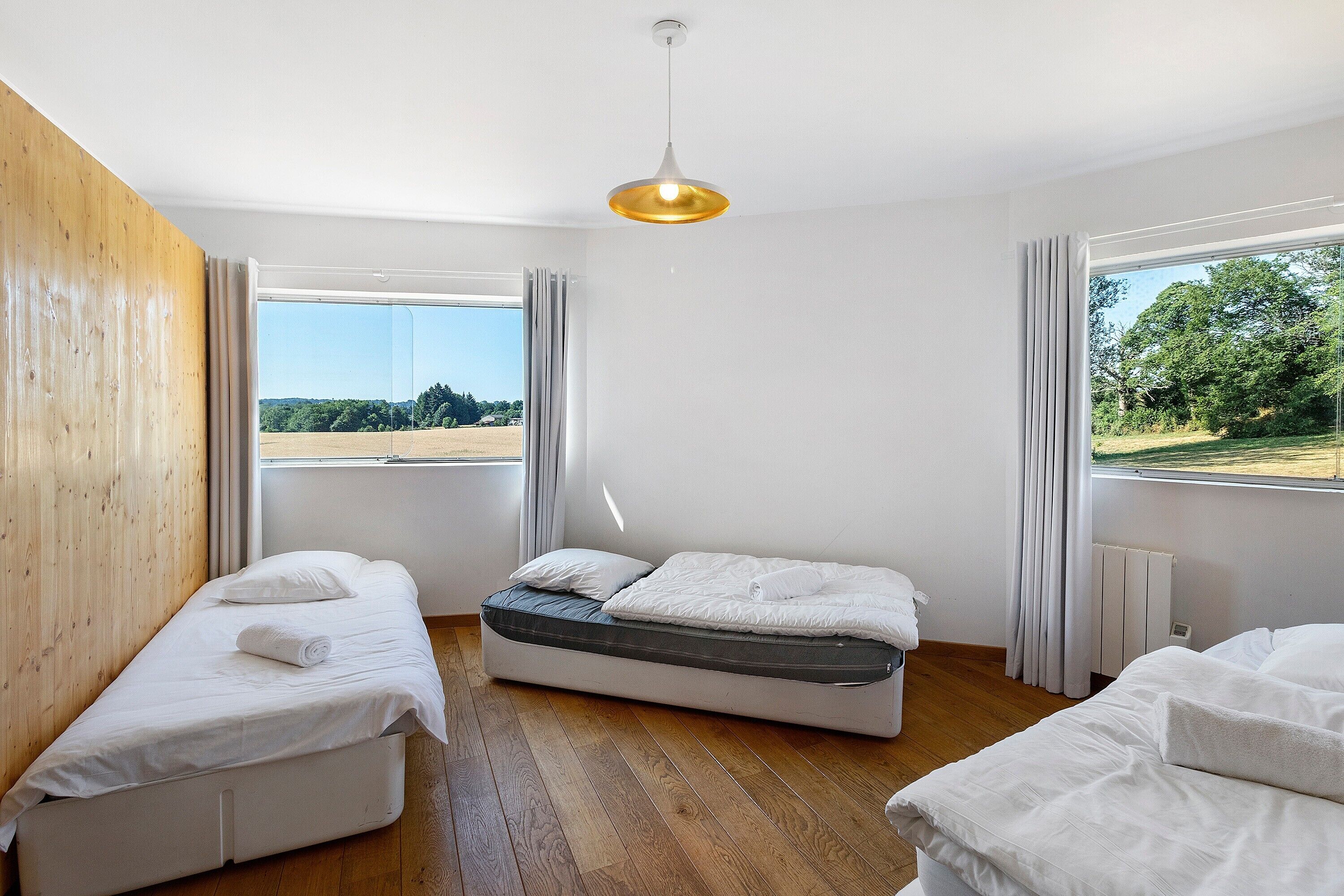 4 bedrooms, free WiFi, bed sheets