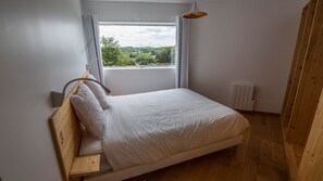 4 makuuhuonetta, ilmainen Wi-Fi, vuodevaatteet