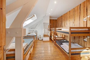 4 bedrooms, free WiFi, bed sheets - Spacious and bright holiday home in the heart of Périgord, terrace, pool & nature (Angoisse)