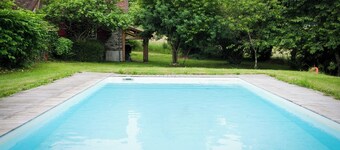 Casa rural amplia y luminosa en el corazón del Perigord, terraza, piscina y naturaleza