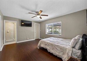 3 bedrooms, iron/ironing board, free WiFi