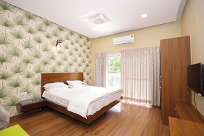 Classic-Vierbettzimmer, Balkon, Gartenblick | 1 Schlafzimmer, Schreibtisch, kostenloses WLAN