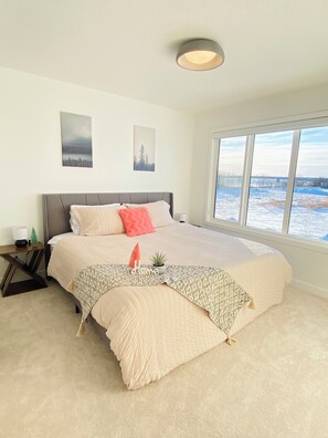 3 soverom, safe på rommet, skrivebord og strykejern/-brett