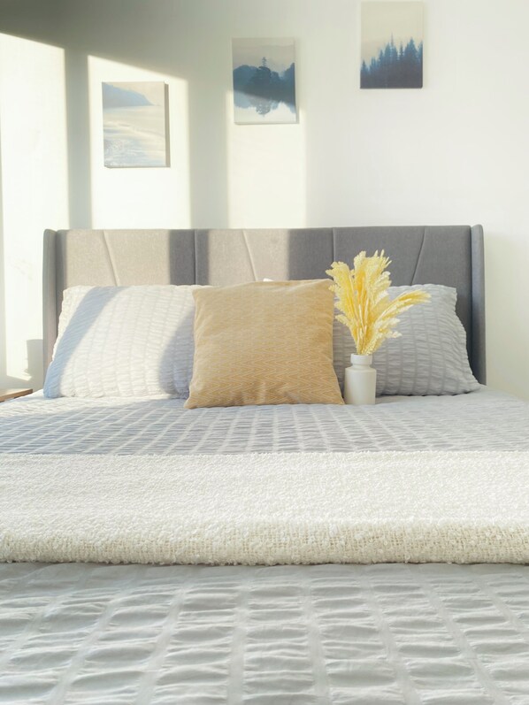 3 bedrooms, in-room safe, desk, iron/ironing board