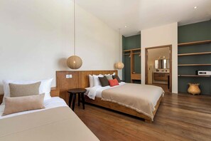 2 bedrooms, in-room safe, desk, iron/ironing board