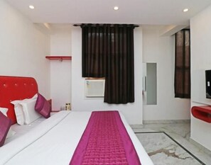 Standard Double Room, City View | Premium bedding, free WiFi, bed sheets - Hotel Leo Continental  (New Delhi)