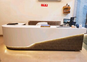 Reception - Hotel Leo Continental  (New Delhi)