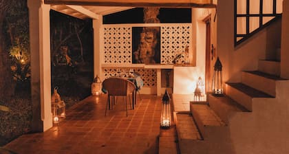 Beach front Mawimbi Studio in stunning garden