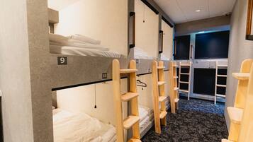 Basic Single Room | Down comforters, blackout drapes, free WiFi, bed sheets