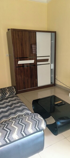1 bedroom, iron/ironing board, internet, wheelchair access