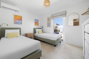 6 bedrooms, desk, iron/ironing board, travel crib